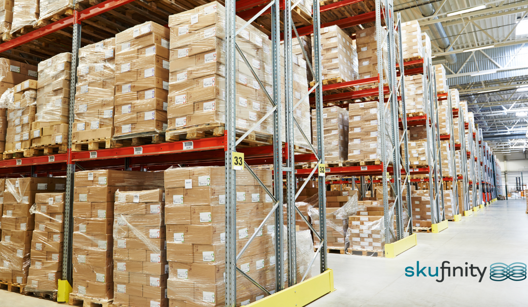 Warehouse with tall shelves stocked with neatly organized boxes, illustrating an efficient 3PL setup. The Skufinity logo is visible in the bottom right corner.